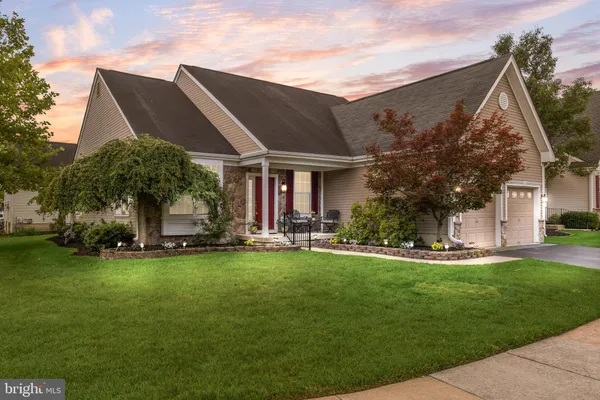 33 HIBISCUS DR