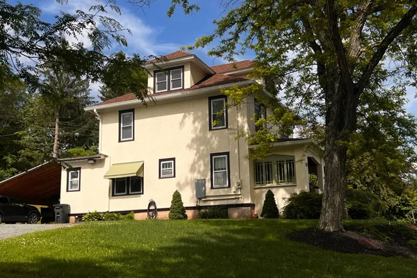 910 MAPLE AVE