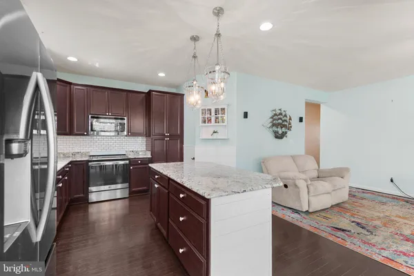 23815 PEMBROKE LN