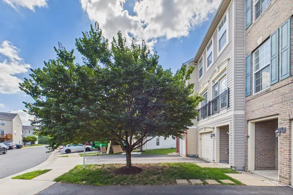 15653 JOHN DISKIN CIR