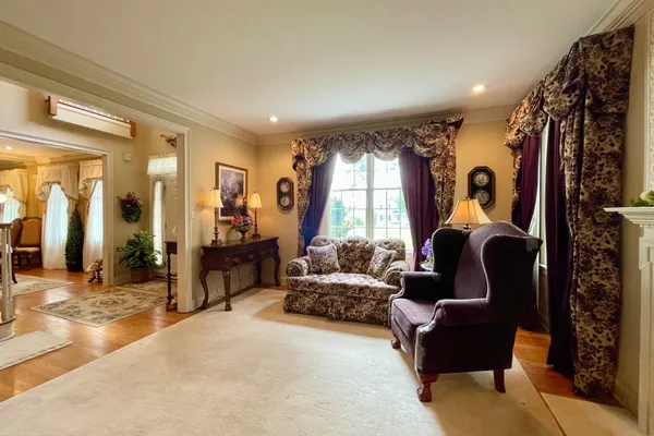 1 EAGLEVIEW LN