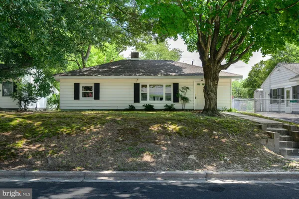 122 PROSPECT AVE