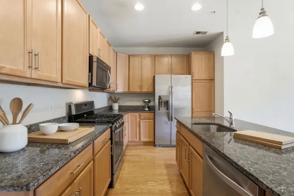 2939 FINSBURY PL 103