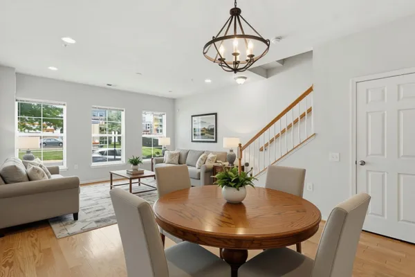 2939 FINSBURY PL 103