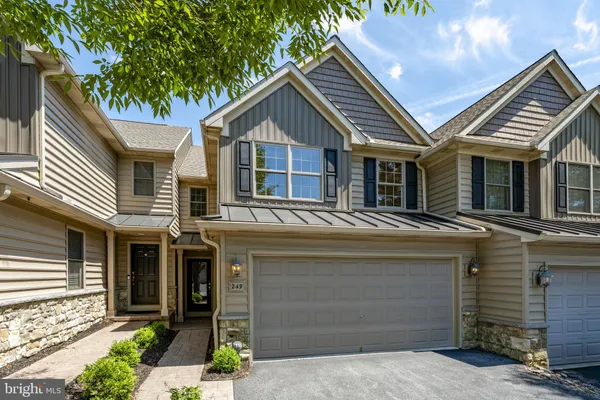 249 FIELDCREST LN