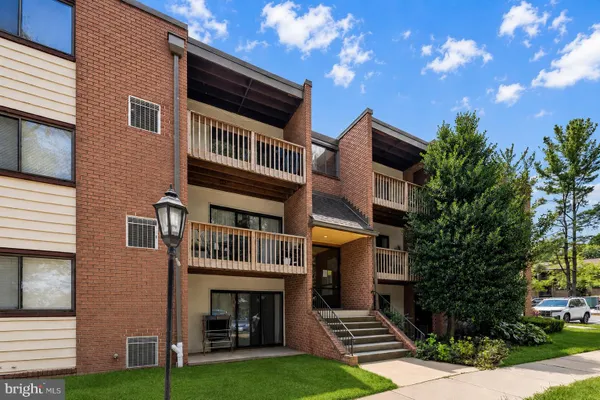 10725 W W DR 203