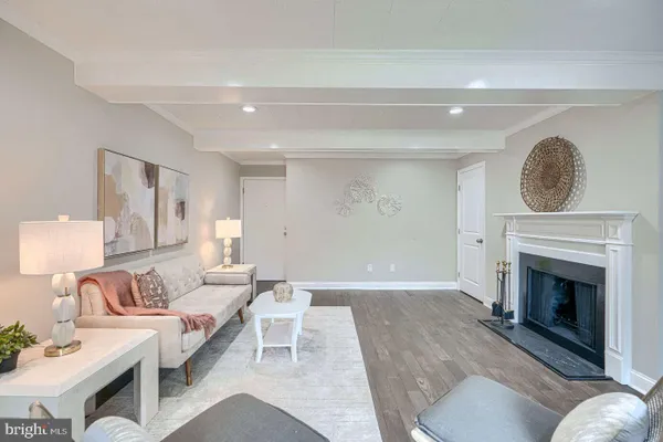 12 WARREN LODGE CT 1-B
