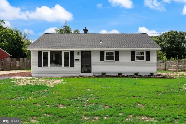 6 HOLLY DR