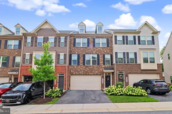 10010 DORSEY LN