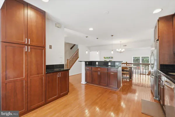 4902 CLOISTER DR