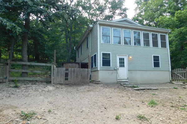 155 GARY LN