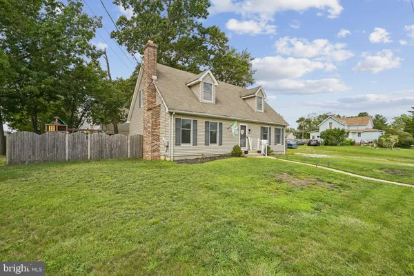 215 MCCLELLAN AVE
