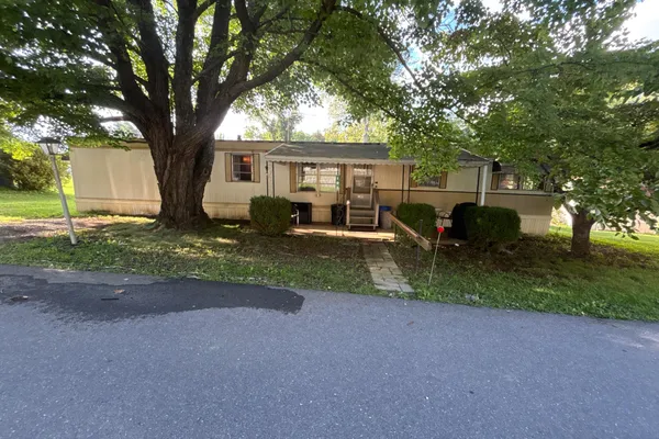 105 AZALEA CIR