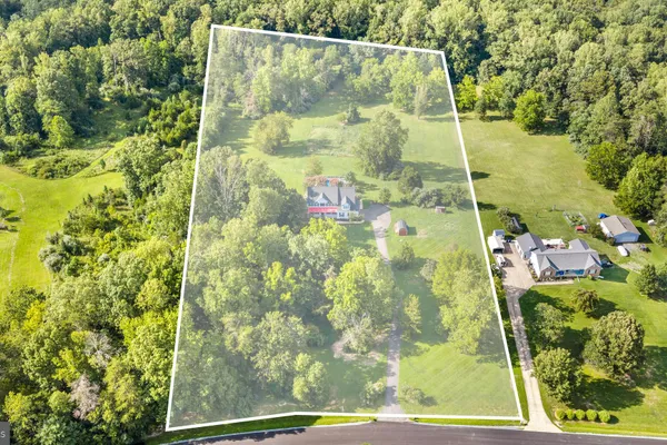 231 CROWN MANOR DR