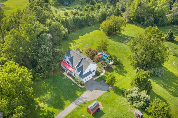 231 CROWN MANOR DR