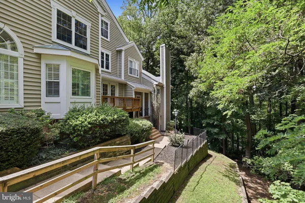 315 OVERLOOK DR 315