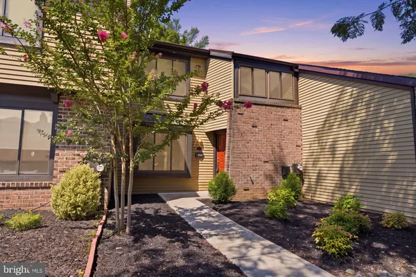 17 FARMINGTON PL