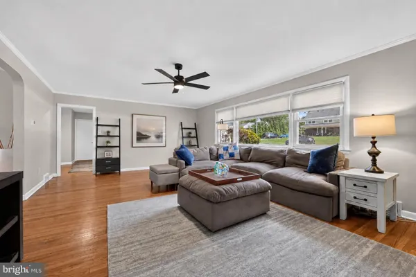 422 CONARD DR