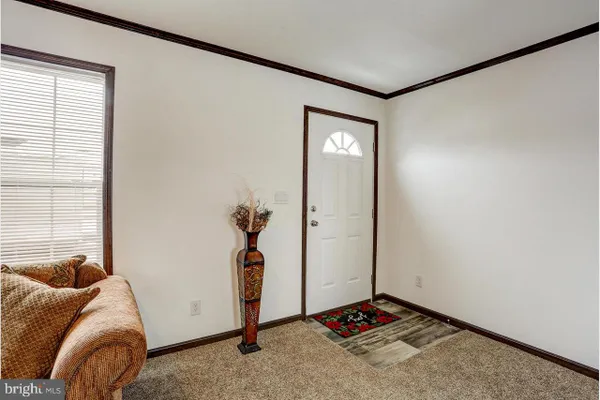 44 CHIPAWA AVE