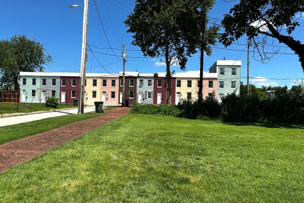 1114 SARAH ANN ST