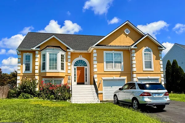 6117 CROWN GRANT DR