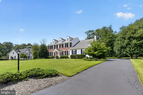 417 FOREST LN