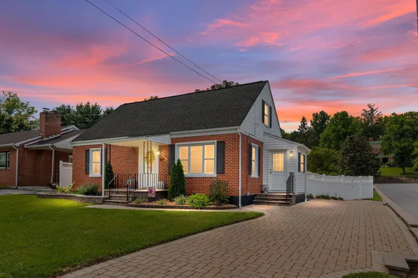 153 FOX DR