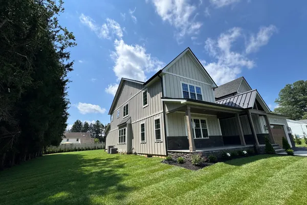 506 LOWER HOLLAND RD