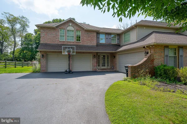 104 SPARANGO LN