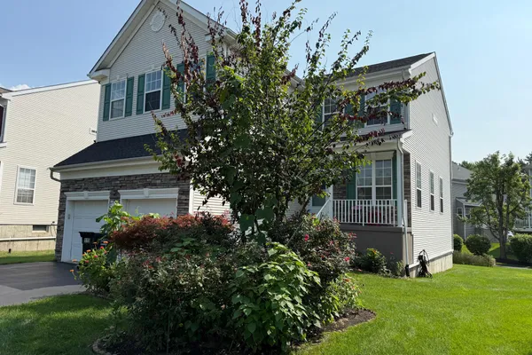 115 FOUNTAYNE LN