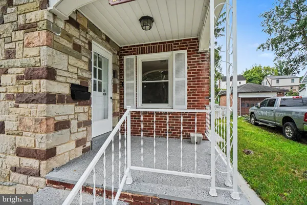 2929 LOCUST LN