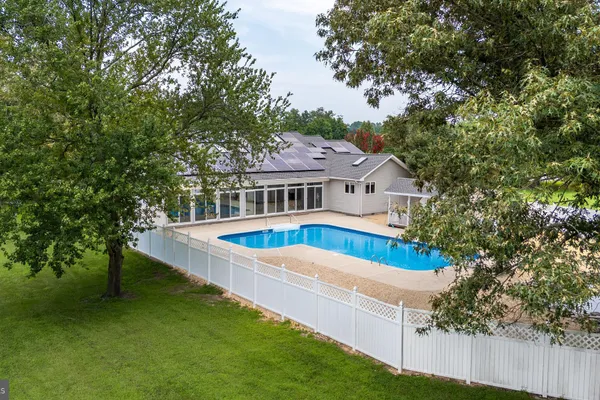 22733 SQUIRE LN