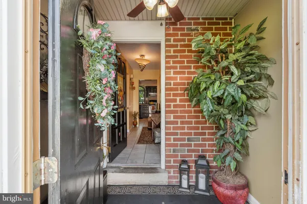 24 WINDING WAY