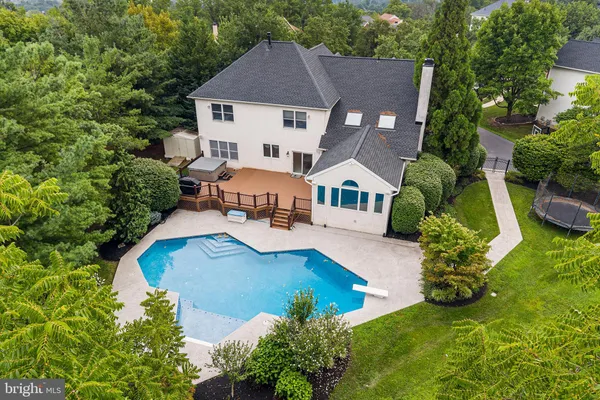 2111 PEREGRINE CIR