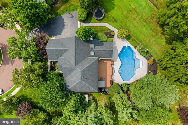 2111 PEREGRINE CIR