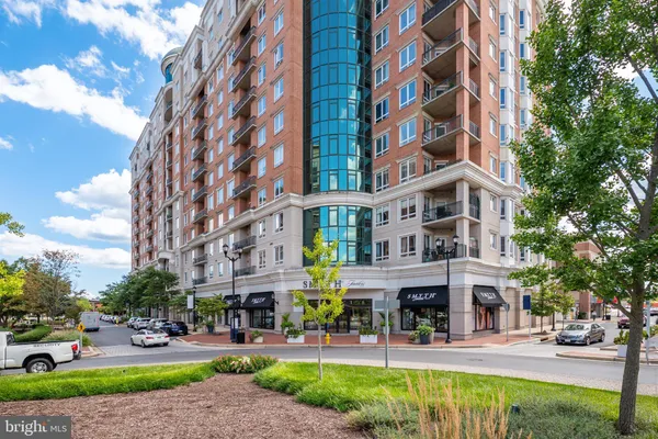 1915 TOWNE CENTRE BLVD 303