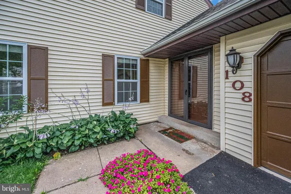 108 PLUM TREE CT