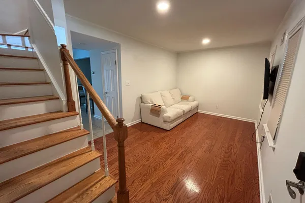 1630 DRYDEN WAY