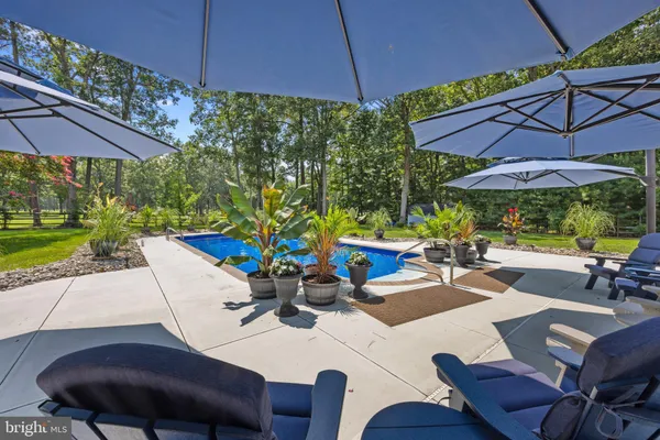 4 PROSPECT BAY DR