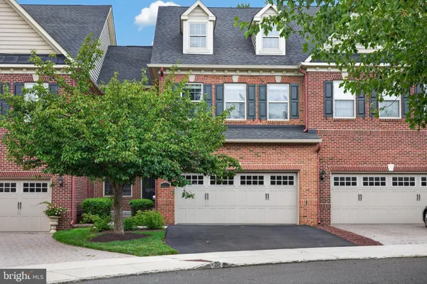 623 SAINT JAMES CT
