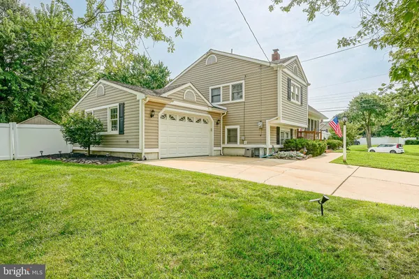 8 PATERSON AVE