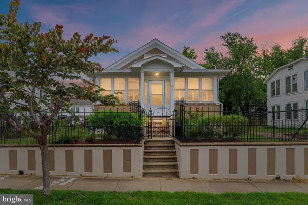 215 POTOMAC AVE