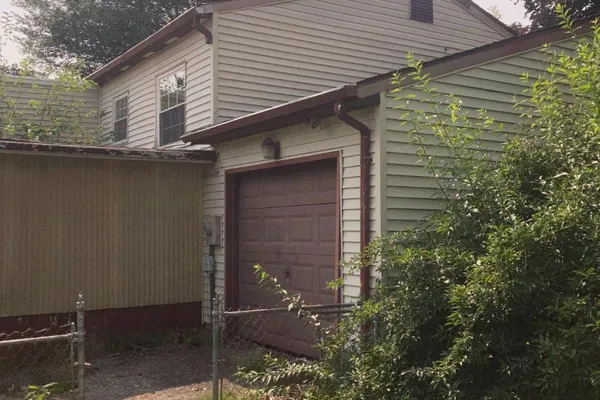 212 COLLEGE DR