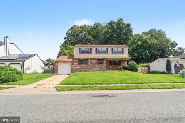 737 FOX CHASE CIR