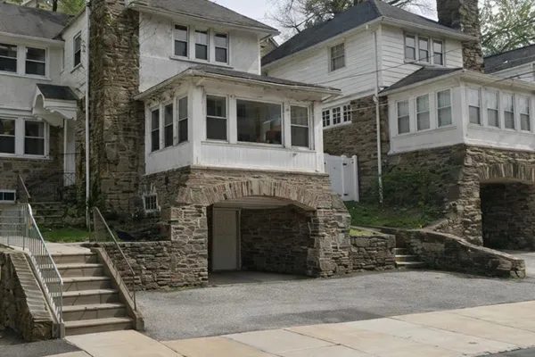 26 ROCK HILL RD