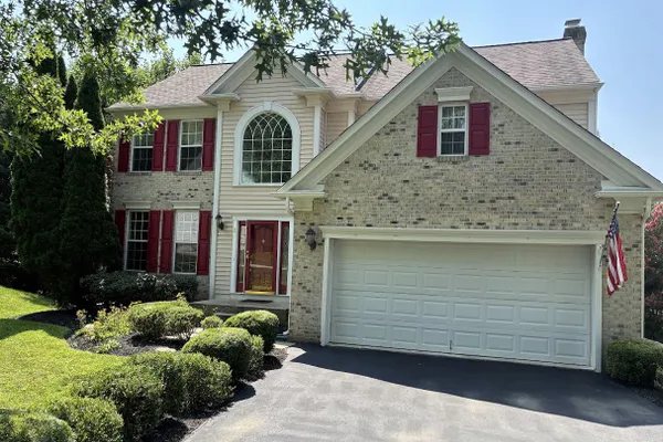 11 BROOK HILL CT