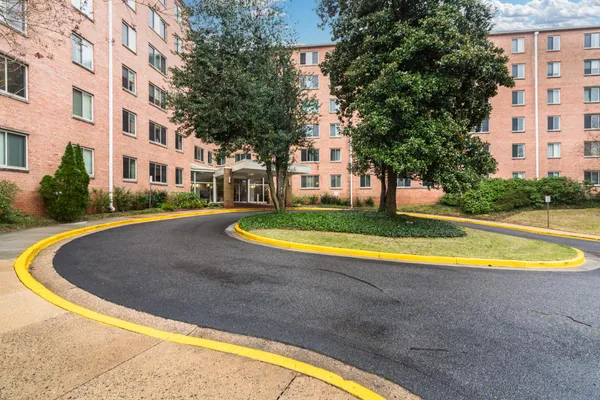 3000 SPOUT RUN PKWY C407