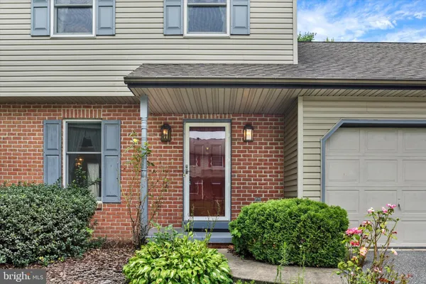 18 SOUTHVIEW CIR