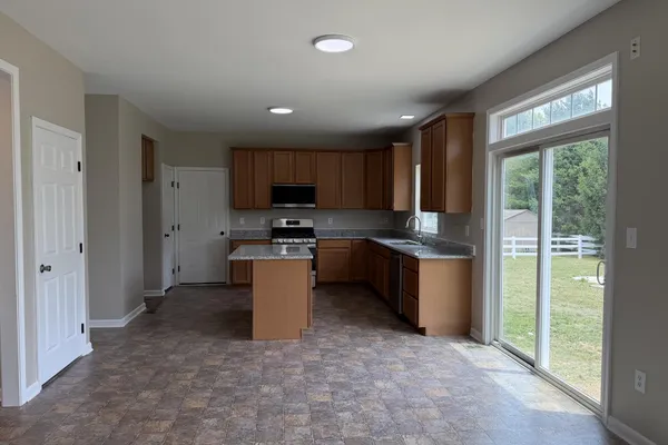 196 MARKHAM CT