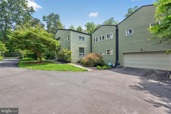 14301 POPLAR HL